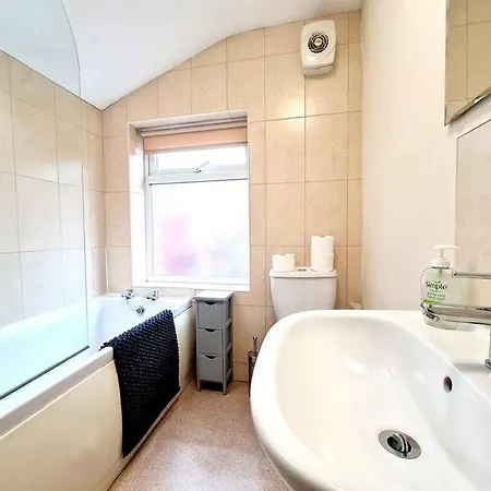 Апартаменты 4br House Amazing Location Ecclesall Road Шефилд